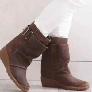 Sorel Brown Wedge Ankle Rain Boots with Buckle